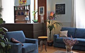 Hotel Magenta
